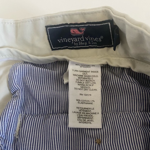 Vineyard vines shorts - size 32 - Picture 4 of 4